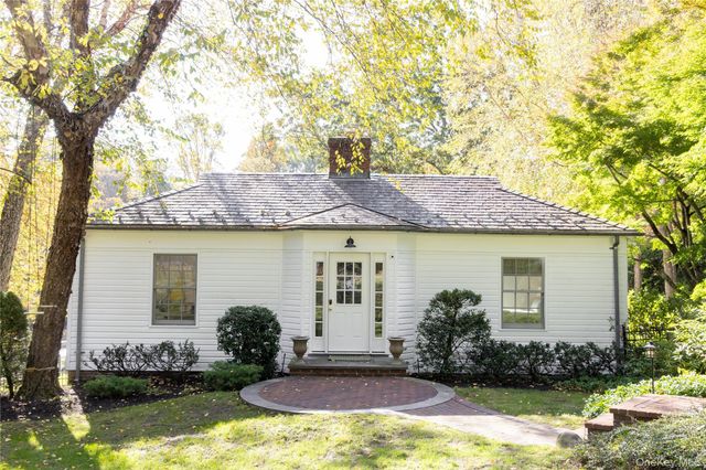 312 Feeks Lane, Mill Neck, NY 11560