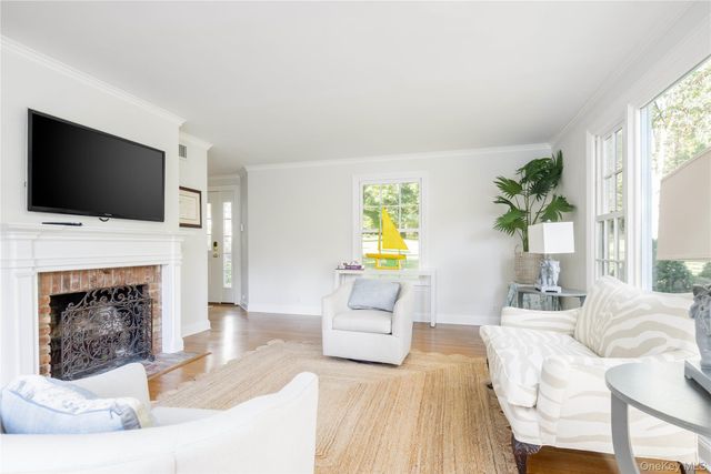 312 Feeks Lane, Mill Neck, NY 11560