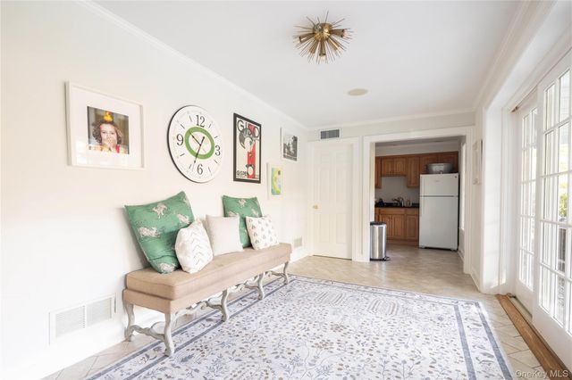 312 Feeks Lane, Mill Neck, NY 11560