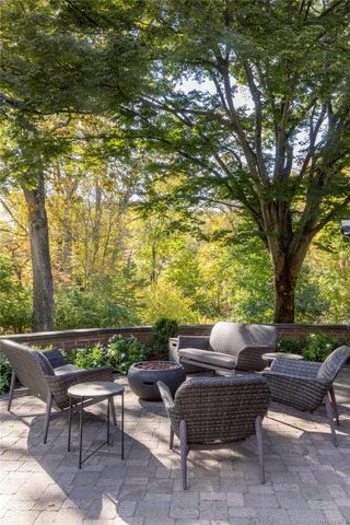 312 Feeks Lane, Mill Neck, NY 11560