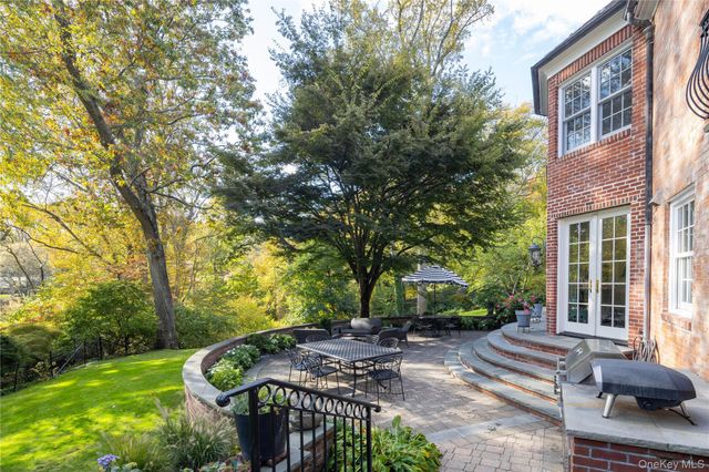 312 Feeks Lane, Mill Neck, NY 11560