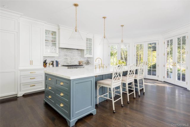 312 Feeks Lane, Mill Neck, NY 11560