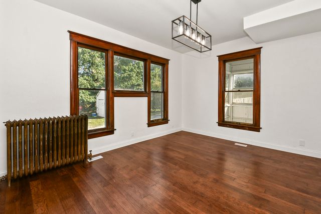 1020 W College Street, Springfield, MO 65806