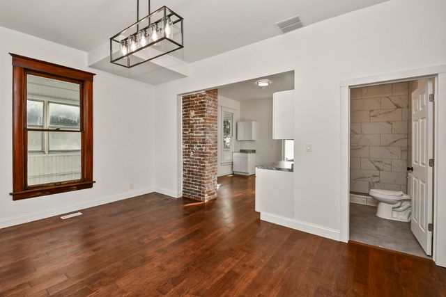 1020 W College Street, Springfield, MO 65806