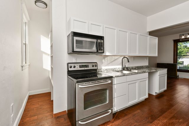 1020 W College Street, Springfield, MO 65806