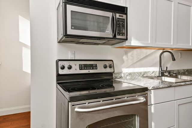 1020 W College Street, Springfield, MO 65806