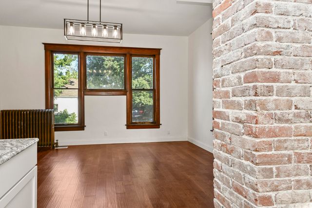 1020 W College Street, Springfield, MO 65806