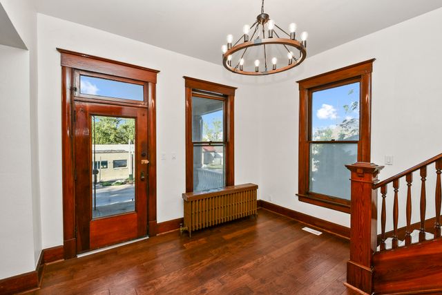 1020 W College Street, Springfield, MO 65806