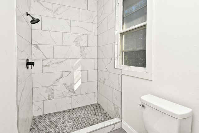 1020 W College Street, Springfield, MO 65806