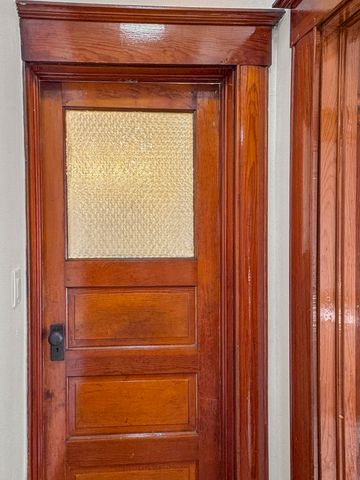 1020 W College Street, Springfield, MO 65806