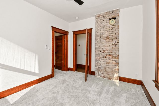 1020 W College Street, Springfield, MO 65806