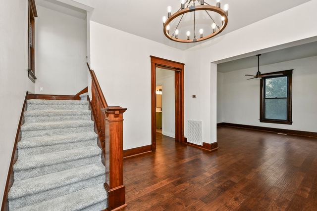 1020 W College Street, Springfield, MO 65806