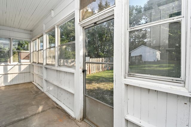 1020 W College Street, Springfield, MO 65806