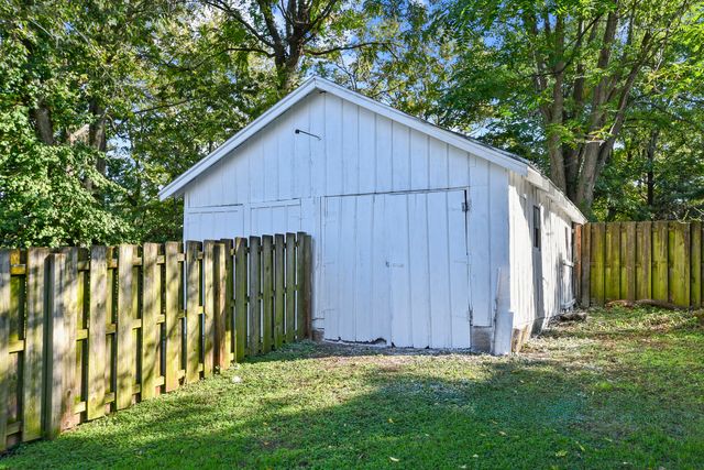 1020 W College Street, Springfield, MO 65806