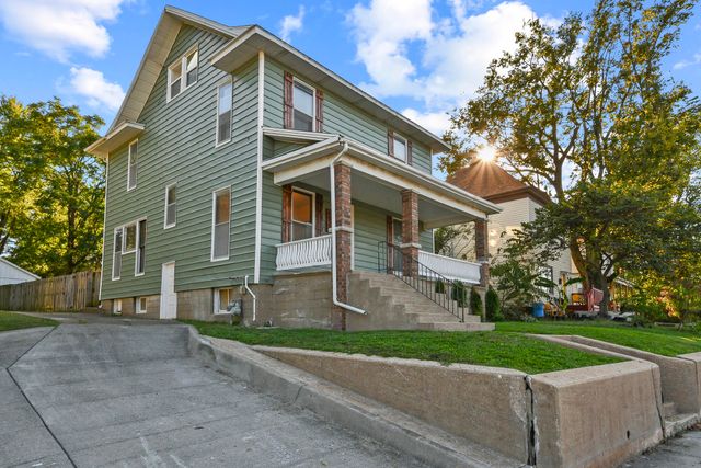 1020 W College Street, Springfield, MO 65806