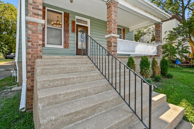 1020 W College Street, Springfield, MO 65806