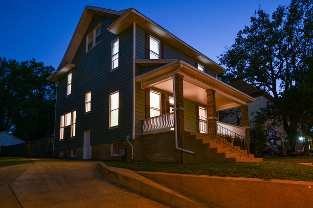 1020 W College Street, Springfield, MO 65806