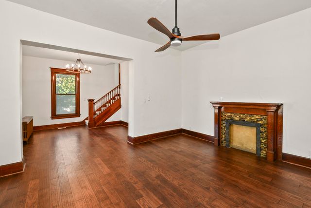 1020 W College Street, Springfield, MO 65806