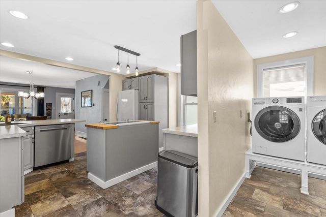 46 S Concord ROAD, Oconomowoc, WI 53066