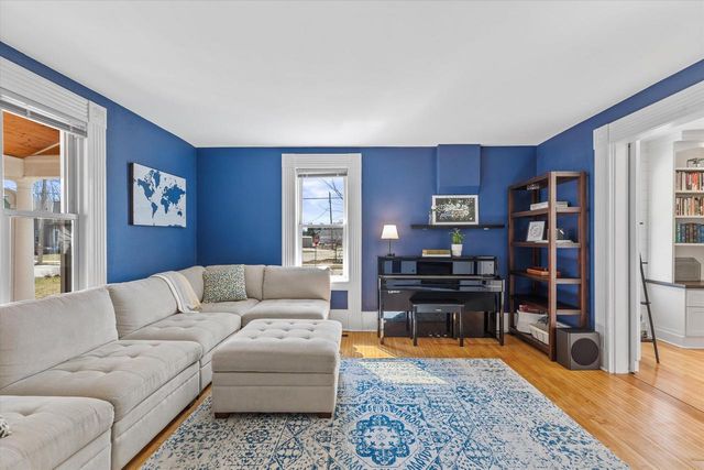 46 S Concord ROAD, Oconomowoc, WI 53066