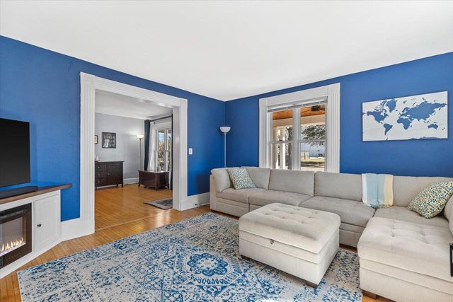 46 S Concord ROAD, Oconomowoc, WI 53066