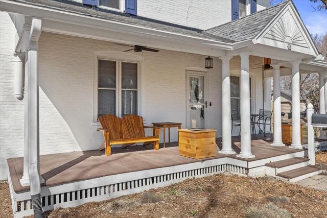 46 S Concord ROAD, Oconomowoc, WI 53066