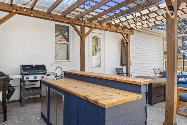 46 S Concord ROAD, Oconomowoc, WI 53066