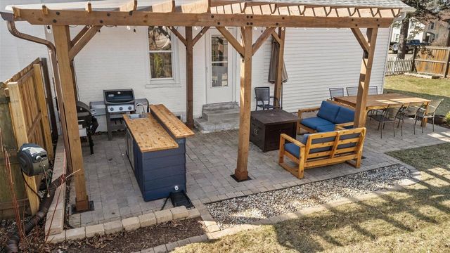 46 S Concord ROAD, Oconomowoc, WI 53066