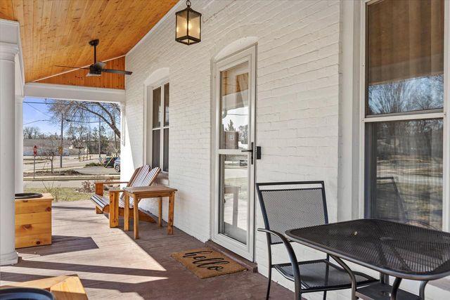 46 S Concord ROAD, Oconomowoc, WI 53066