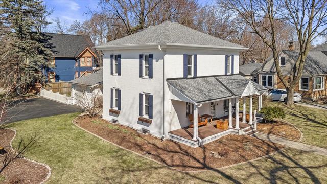 46 S Concord ROAD, Oconomowoc, WI 53066