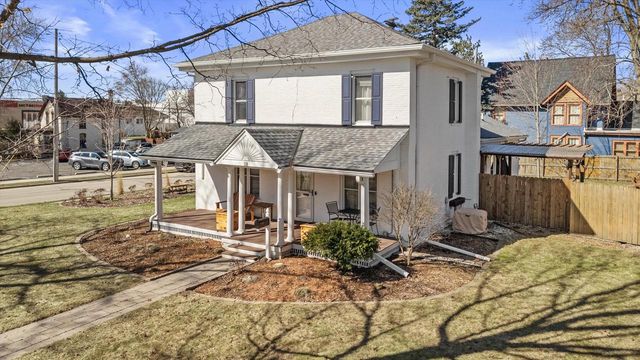46 S Concord ROAD, Oconomowoc, WI 53066