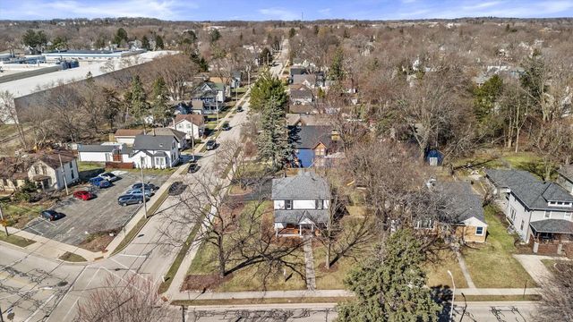 46 S Concord ROAD, Oconomowoc, WI 53066
