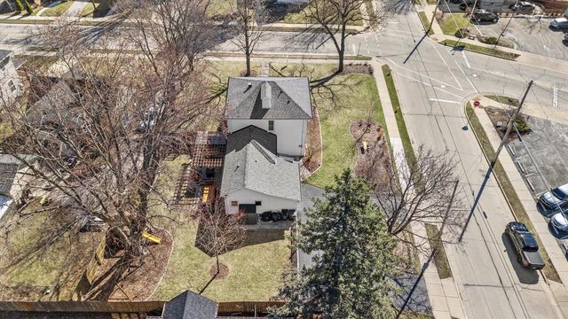 46 S Concord ROAD, Oconomowoc, WI 53066