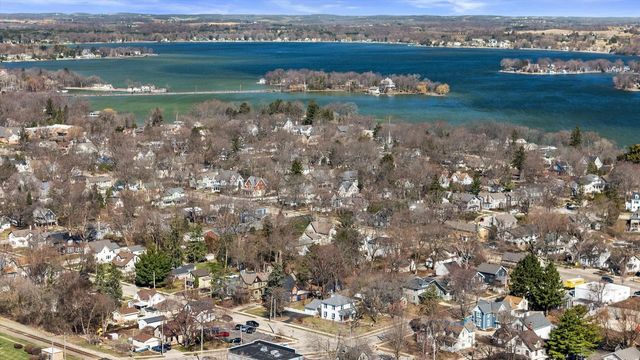 46 S Concord ROAD, Oconomowoc, WI 53066