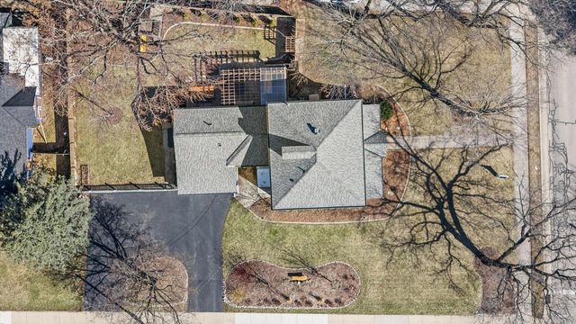 46 S Concord ROAD, Oconomowoc, WI 53066