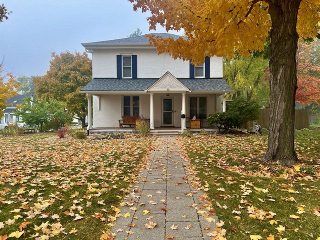 46 S Concord ROAD, Oconomowoc, WI 53066