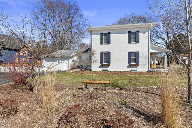 46 S Concord ROAD, Oconomowoc, WI 53066