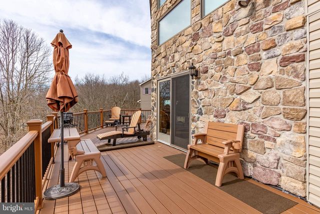 208 PINE VALLEY LN, Hazle Township, PA 18202