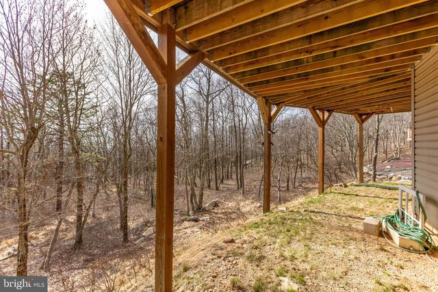 208 PINE VALLEY LN, Hazle Township, PA 18202