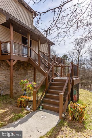 208 PINE VALLEY LN, Hazle Township, PA 18202