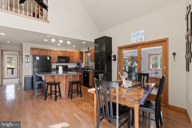 208 PINE VALLEY LN, Hazle Township, PA 18202