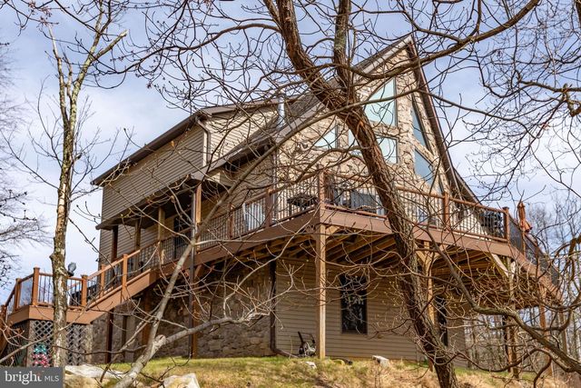 208 PINE VALLEY LN, Hazle Township, PA 18202