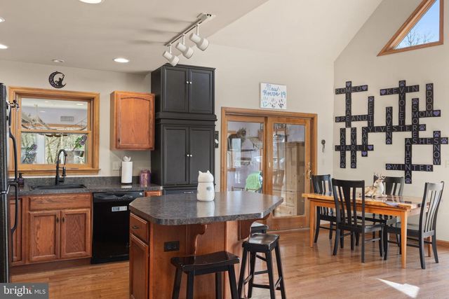 208 PINE VALLEY LN, Hazle Township, PA 18202
