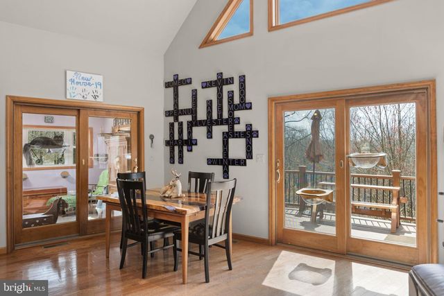 208 PINE VALLEY LN, Hazle Township, PA 18202
