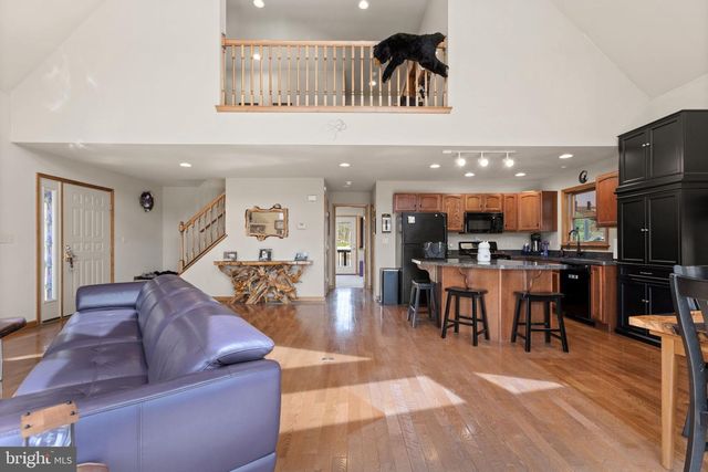 208 PINE VALLEY LN, Hazle Township, PA 18202