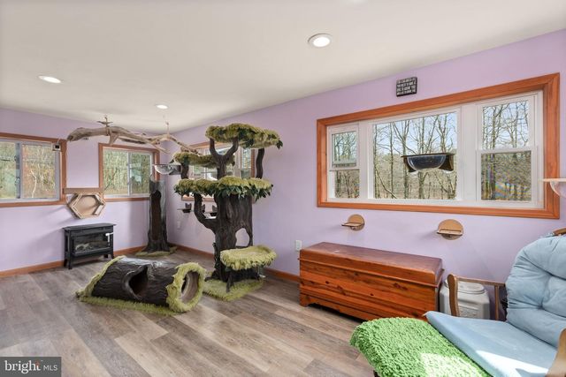 208 PINE VALLEY LN, Hazle Township, PA 18202