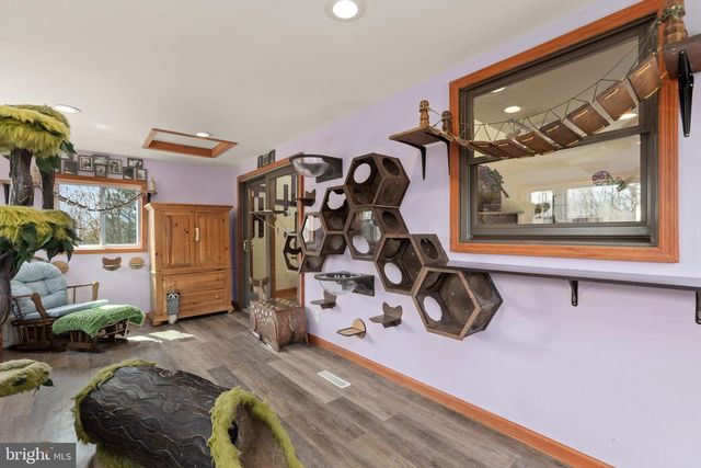 208 PINE VALLEY LN, Hazle Township, PA 18202
