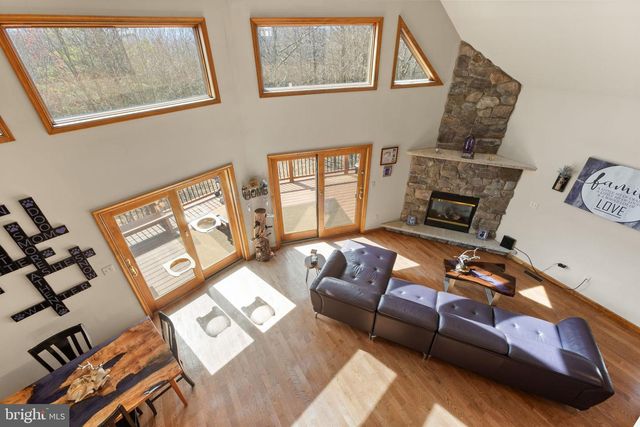 208 PINE VALLEY LN, Hazle Township, PA 18202
