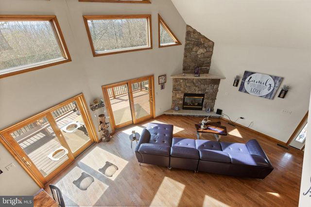 208 PINE VALLEY LN, Hazle Township, PA 18202