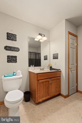 208 PINE VALLEY LN, Hazle Township, PA 18202